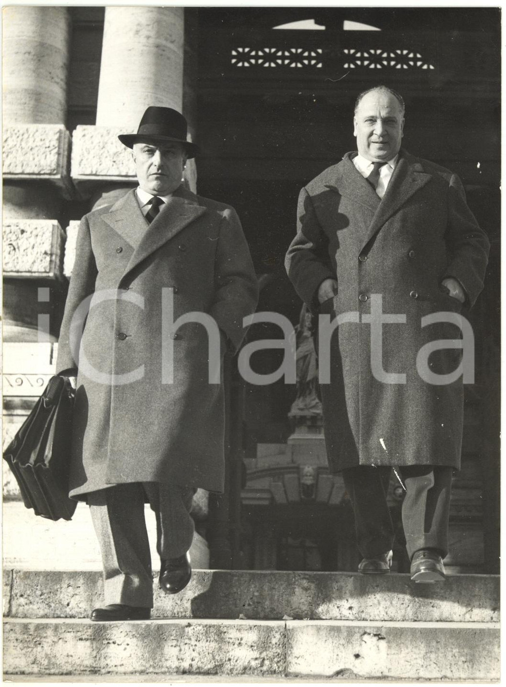 1956 TRIBUNALE DI ROMA - Comandante Antonino TRIZZINO con l'avvocato LENER *Foto