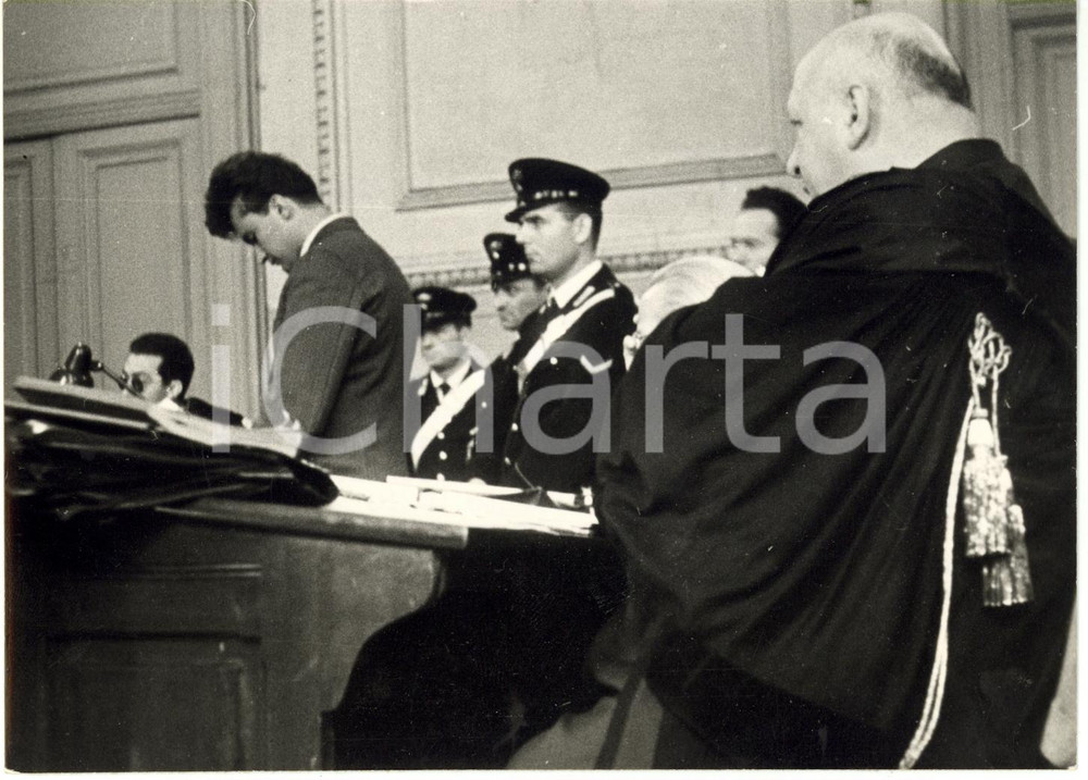 Fotografia d epoca originale 1956 TORINO Omicidio RIGALDIBERTALOTTO  Assassino Renato DOSIO in aula Foto 1