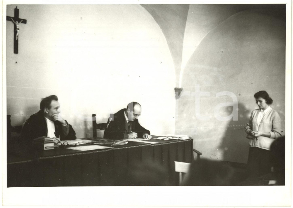1957 FIRENZE Processo ad Annaliese BOPP - L'imputata compare davanti al Pretore
