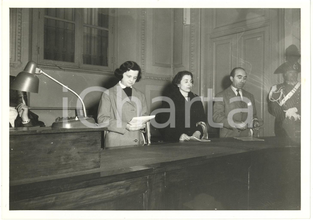 1958 TRIBUNALE DI TORINO Processo per infanticidio - Prime donne giurate (2) 