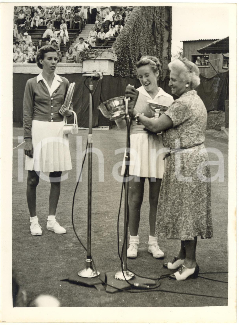 1953 NEW YORK Tennis - Hazel HOTCHKISS WIGHTMAN Maureen CONNOLLY Doris HART