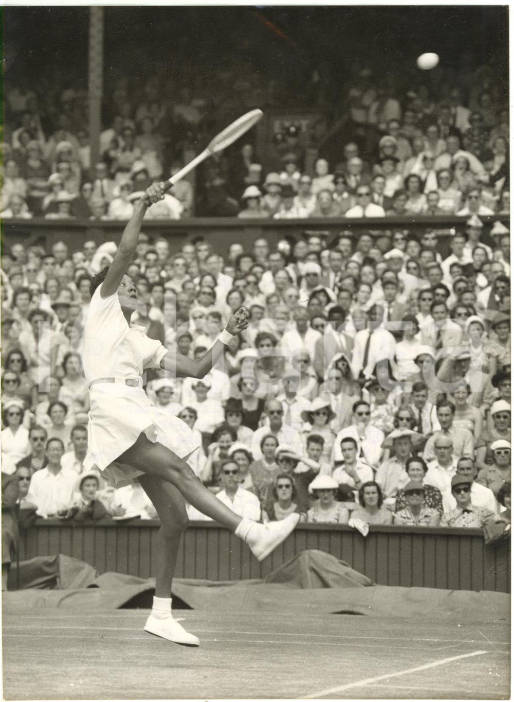 1957 LONDON WIMBLEDON Tennis - Althea GIBSON vs Christine TRUMAN *Photo 15x20 cm