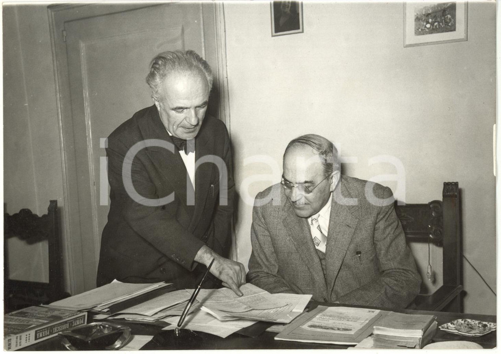 1960 ca CASO JESOLO - Professor Lino Mirko PACCHIONI con l'avvocato Gino BASSI