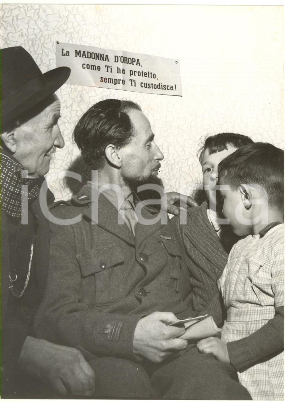 1954 RONCO BIELLESE (BI) - Padre Davide BREVI reduce dall'URSS con i familiari