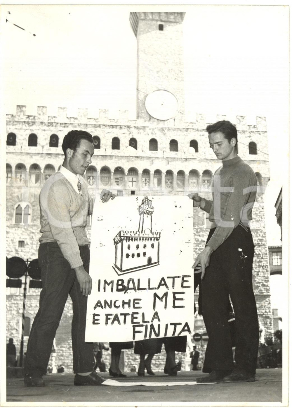 1955 ca FIRENZE - Studenti protestano contro trasferimento di opere d'arte *Foto