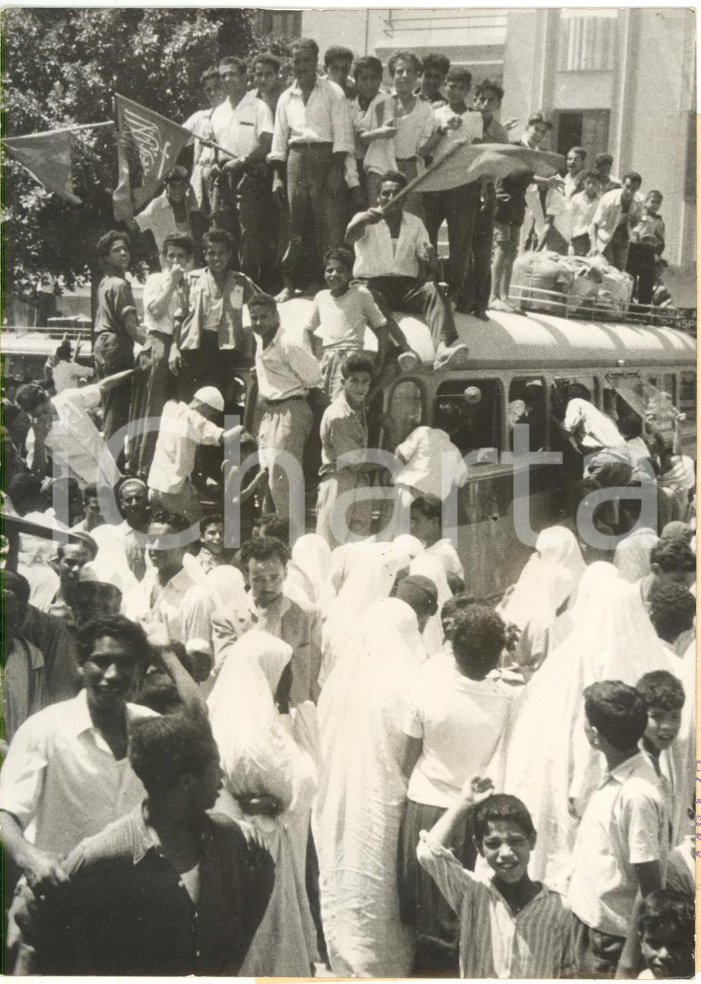 1953 TUNIS - Groupe de fidèles musulmans s'est dirigé vers LA MECQUE *Photo