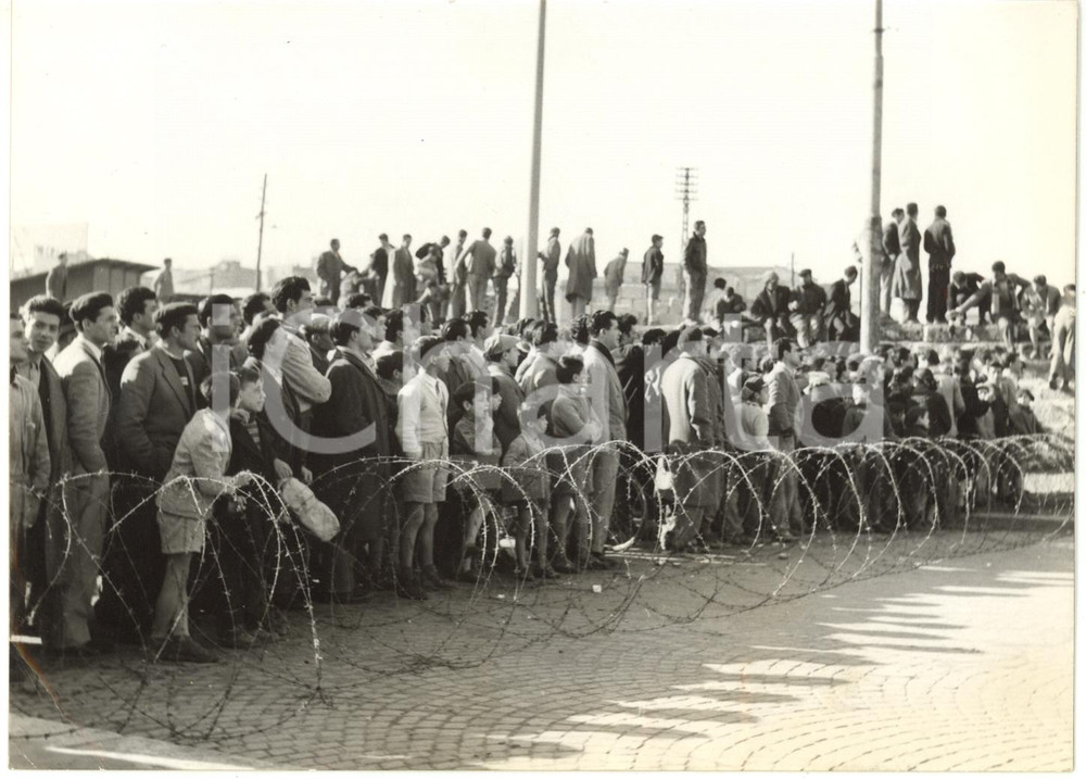 1957 PALERMO UCCIARDONE - Sbarramento di filo spinato per ammutinamento detenuti