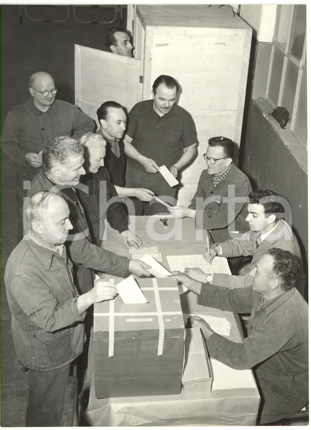 1958 TORINO Elezioni FIAT - Operai e impiegati al voto *Foto 13x18 cm