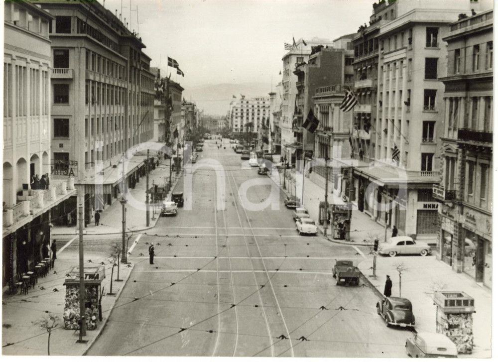 1957 ATENE - KOLOKOTRONI Questione di Cipro - Poliziotti presidiano la via *Foto