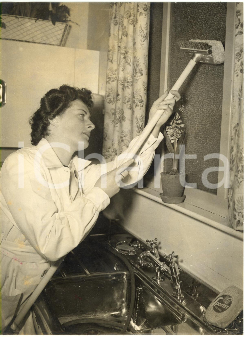1953 LONDON Ideal Home Exhibition - Demonstration of a new mop *Photo 15x20 cm