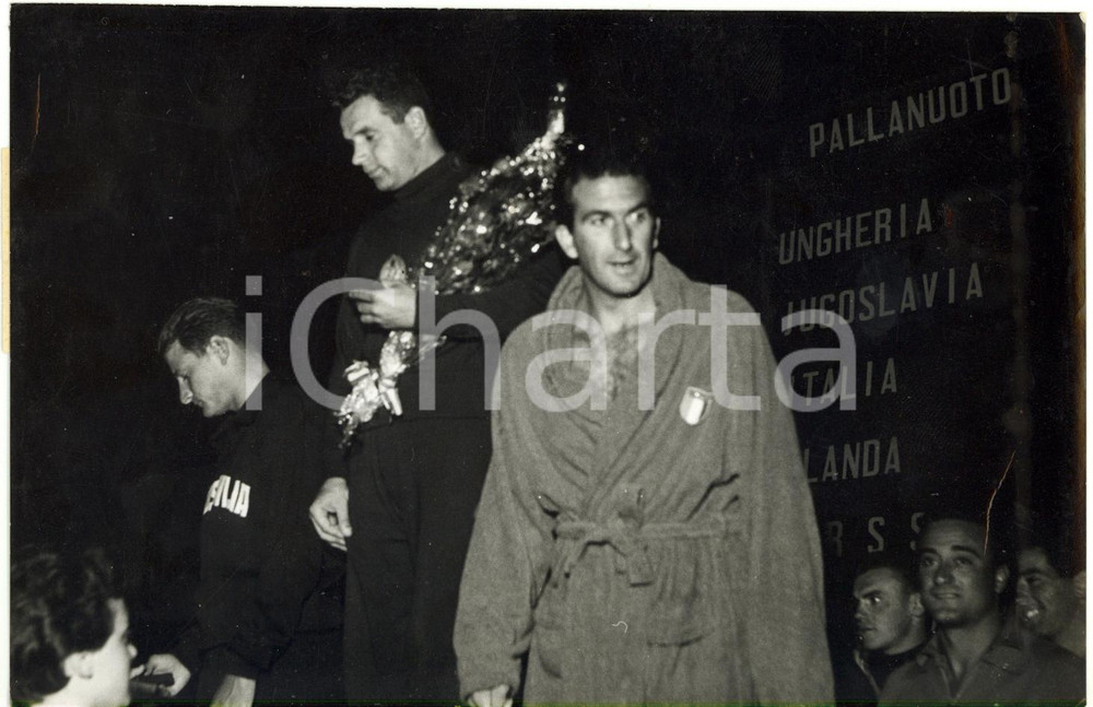 1954 TORINO Europei Nuoto - PALLANUOTO - Premiazione dei capitani *Foto 18x12