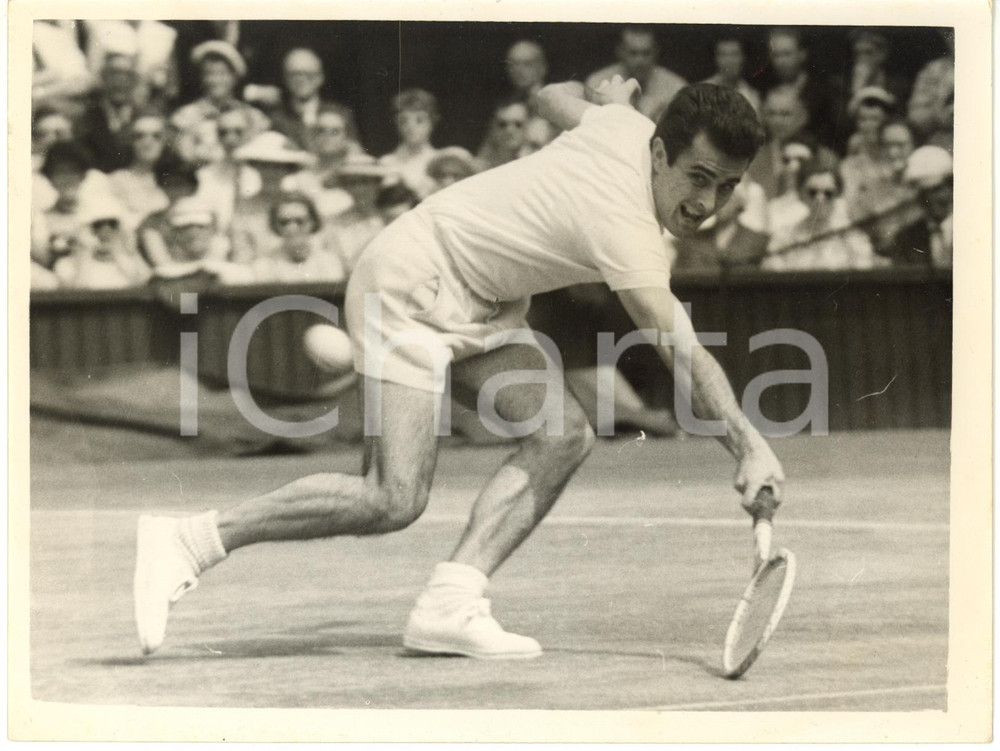 1955 WIMBLEDON TENNIS - Giuseppe MERLO during the match against Ken ROSEWALL 