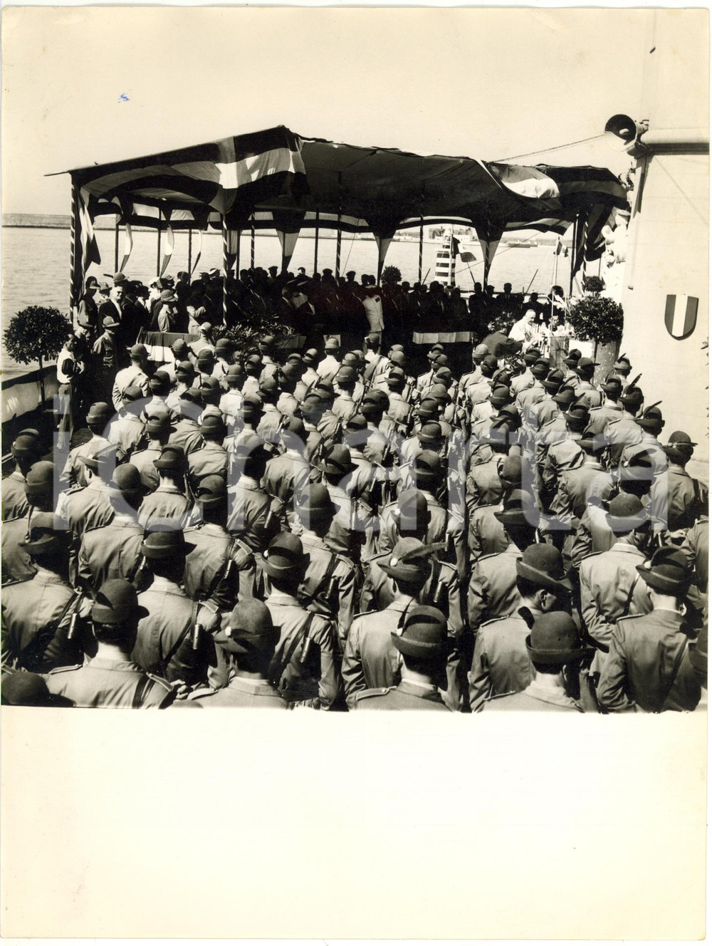 1955 ca GENOVA - Truppe di ALPINI assistono a celebrazione eucaristica *Foto