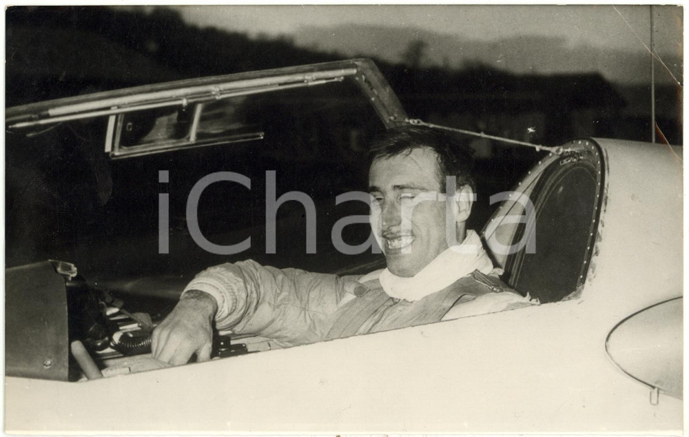 1958 FRANCE Aérodrome Issoire - Michel MARCHAND bat record d'altitude en planeur