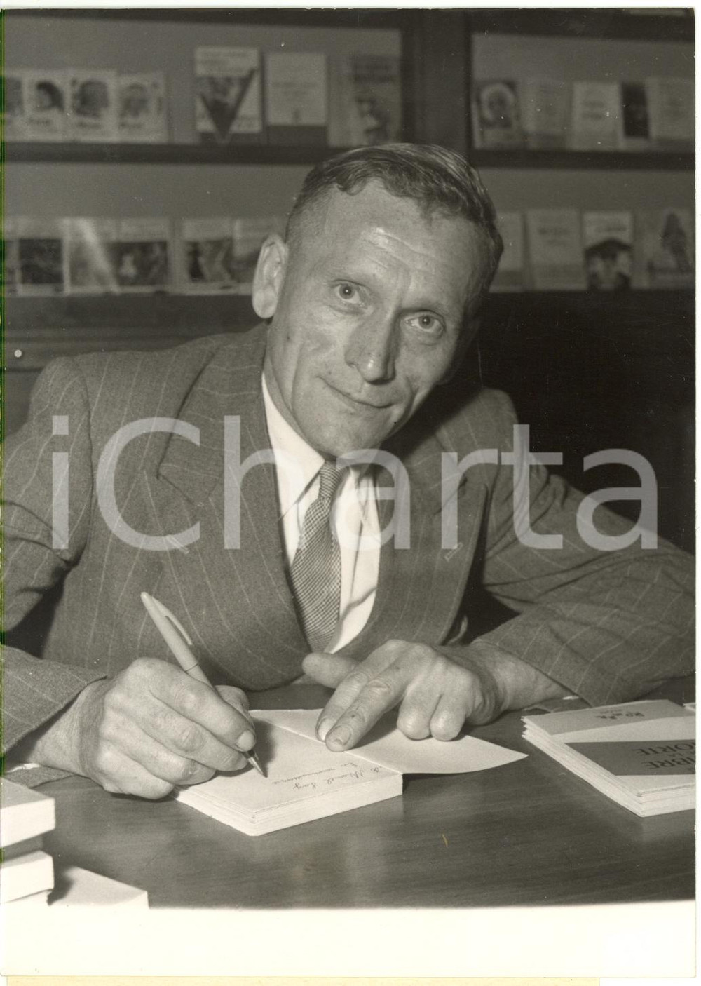 1954 PARIS - Alphonse NARCISSE signe premier exemplaire de "L'ombre de la morte"