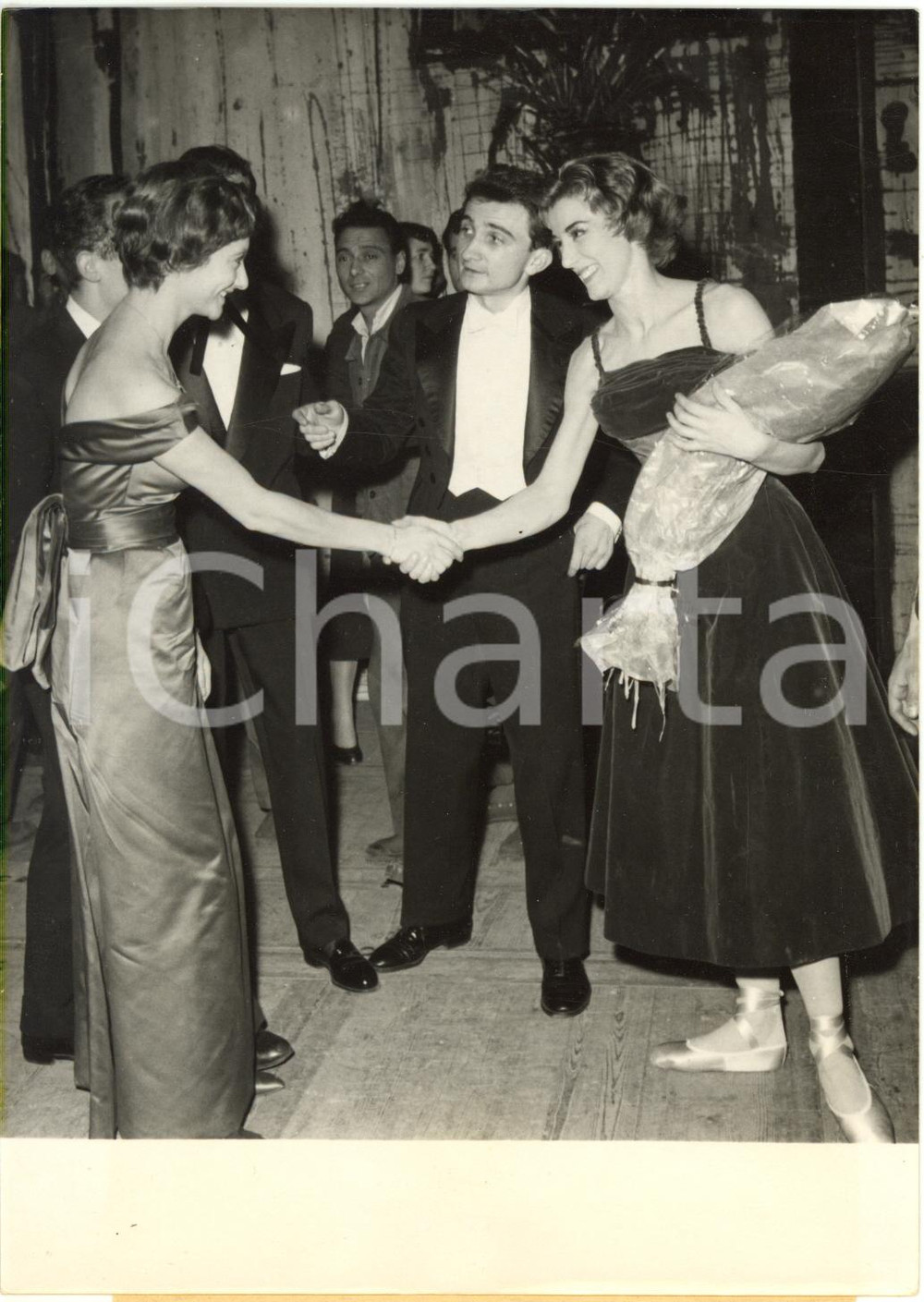 1955 ca MONTE CARLO Grand Théâtre - Françoise SAGAN félicite Toni LANDER *Photo