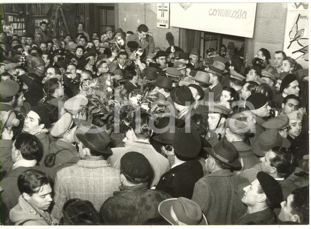 1954 TARVISIO Stazione - Folla attende l'arrivo dei reduci dai campi sovietici