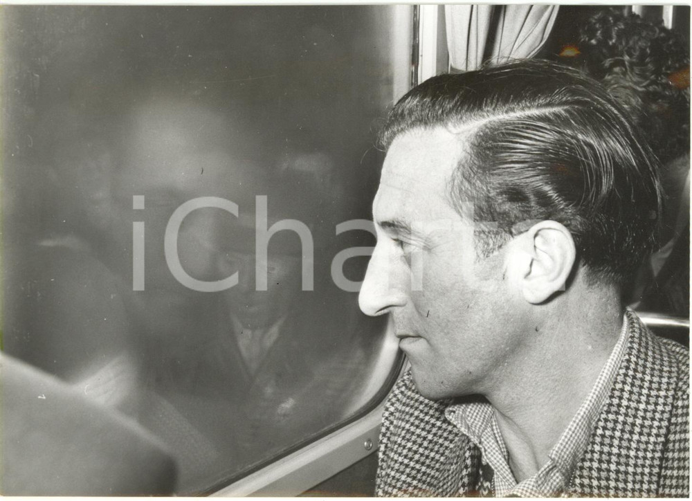 1954 UDINE - Antonio MELOIER ex-prigioniero in URSS sul treno del ritorno *Foto