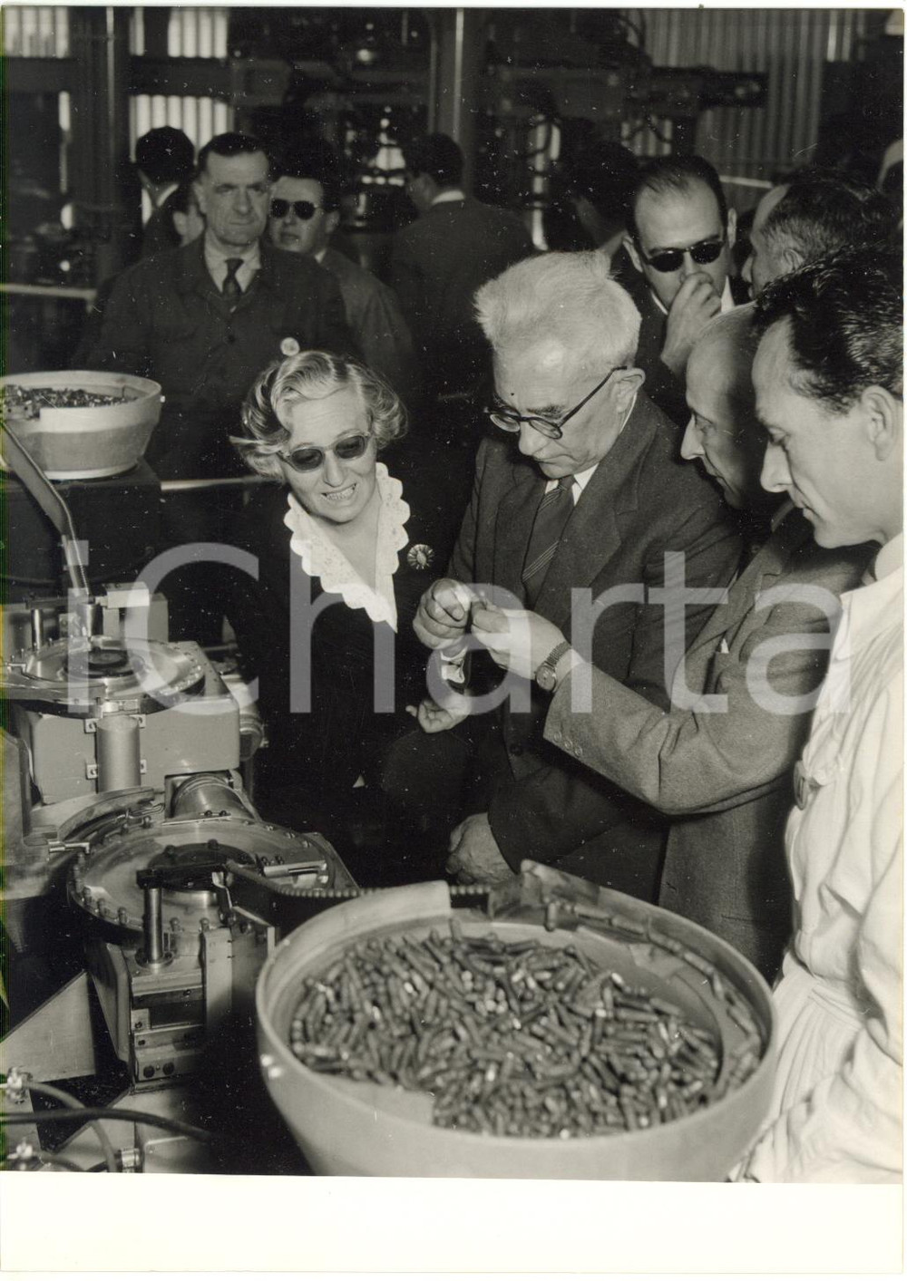 1957 MILANO FIERA - Ministro israeliano Mordechai BENTOV visita uno stand *Foto