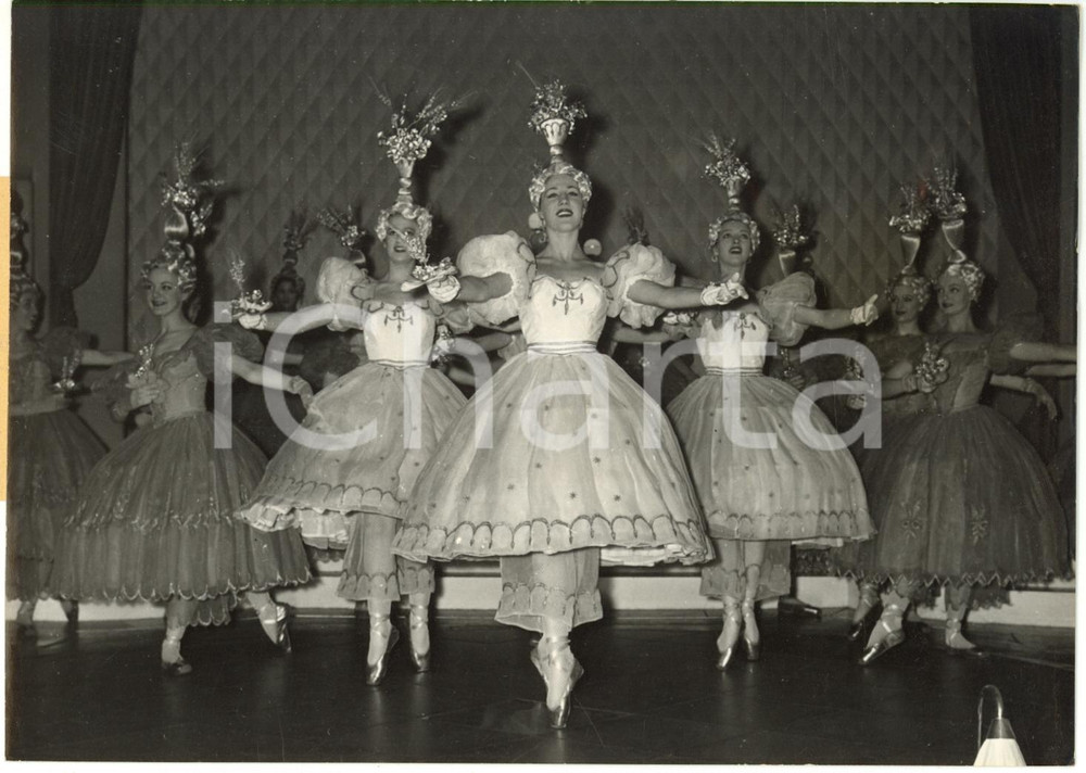 1958 PARIS MONTMARTRE - Danseurs du cabaret La Nouvelle Eve *Photo 18x13 cm