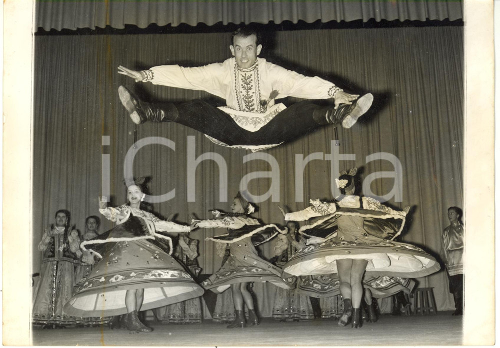 1961 PARIS Palais des Sports - Danseurs de ARKHANGELSK au Festival de ballets