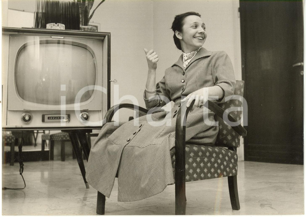 1957 MILANO - Ballerina Anna MARIANI dopo l'amputazione delle gambe *Foto 18x13