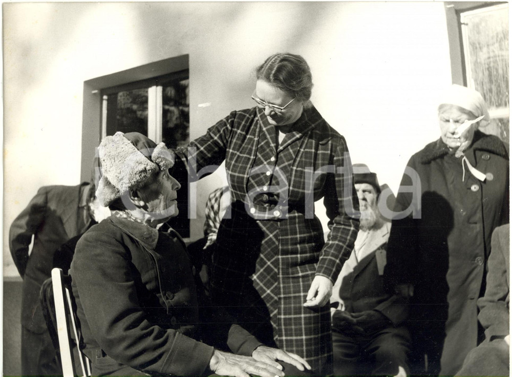 1958 TORRE PELLICE Villa Olanda - Direttrice NISBET con i profughi sovietici (1)