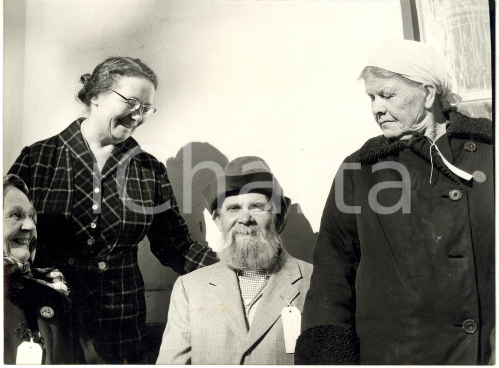 1958 TORRE PELLICE Villa Olanda - Direttrice NISBET con i profughi sovietici (2)