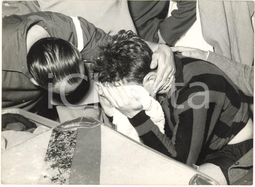 1959 CALCIO 7° Scudetto MILAN - José ALTAFINI commosso per la vittoria *Foto