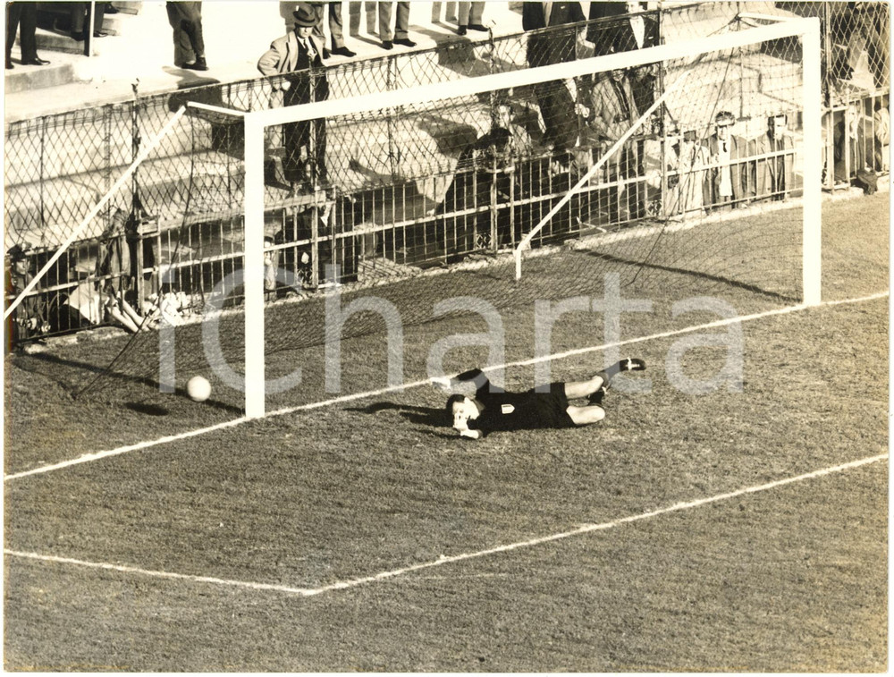 1959 CALCIO Coppa Campioni MILAN vs BARCELLONA - Giorgio GHEZZI devia la palla