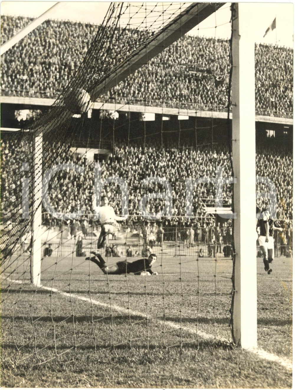 1959 CALCIO Coppa dei Campioni MILAN vs BARCELLONA 0-2 - Rete di Luis SUÁREZ