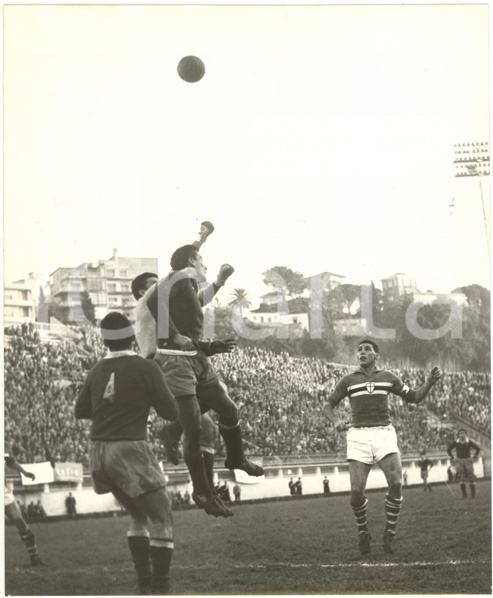 1959 ROMA Stadio Olimpico LAZIO vs SAMPDORIA 3-1 - Idilio CEI respinge la palla 