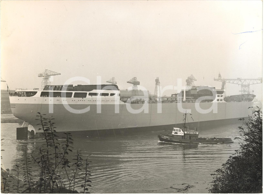 1960 NEWCASTLE Vickers-Armstrongs' Naval Yard - Launching of tanker SS SERENIA