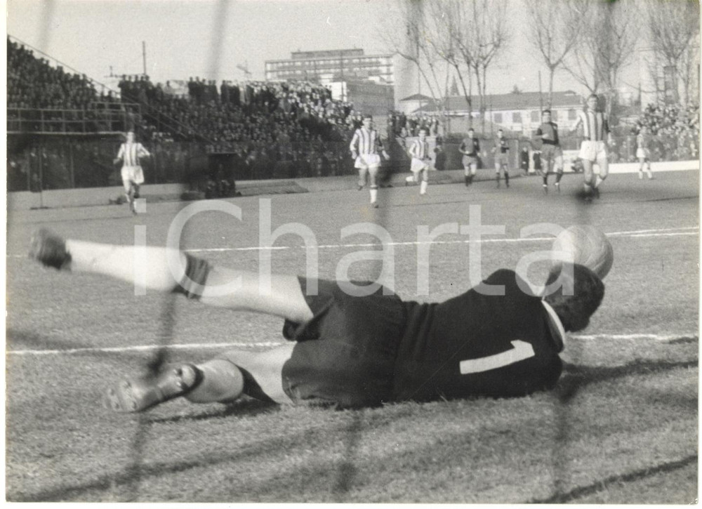 1962 MONZA CALCIO - SIMMENTHAL MONZA vs GENOA 0-2 - Rete di Gastone BEAN *Foto