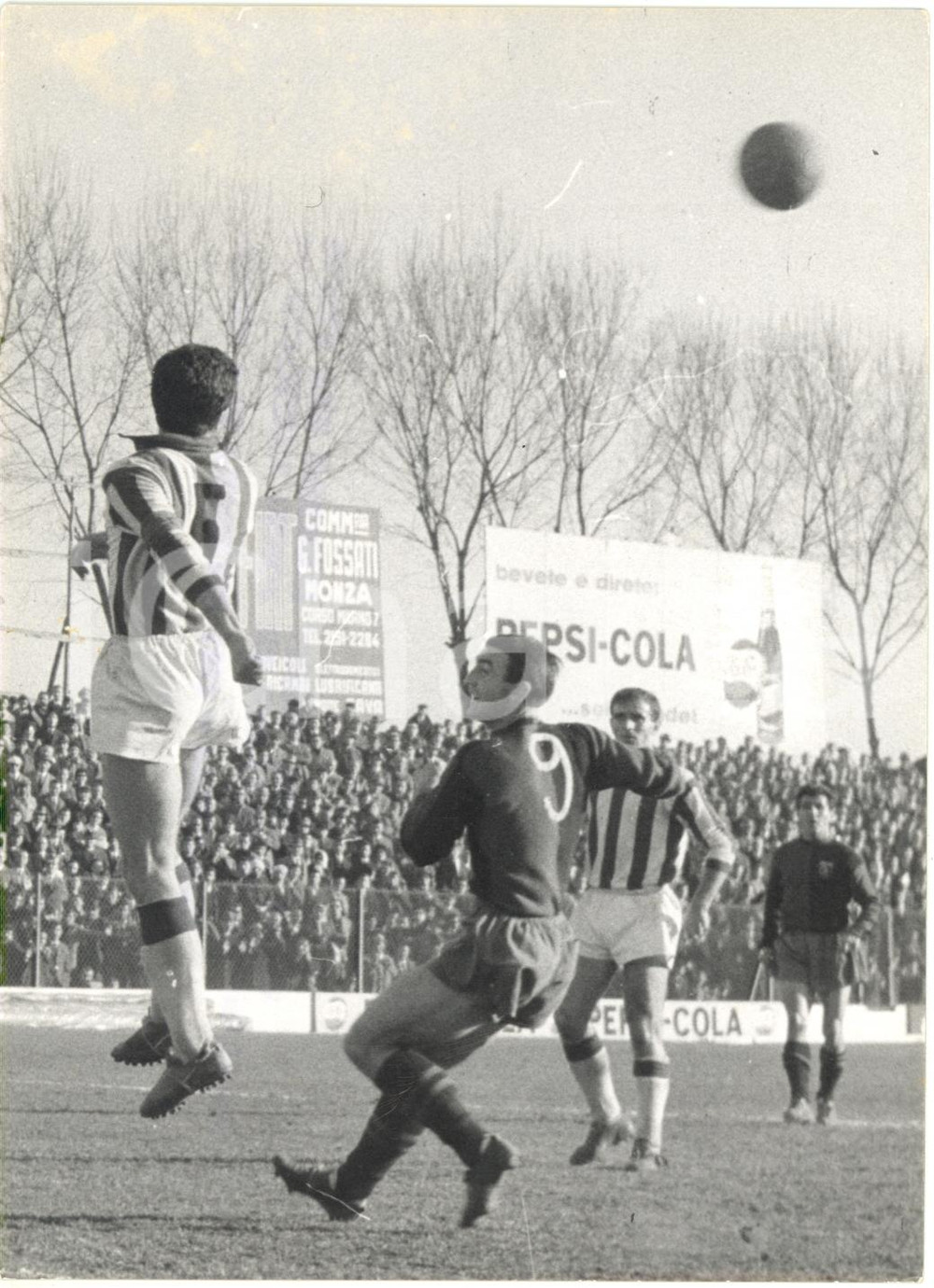 1962 MONZA CALCIO - Partita SIMMENTHAL MONZA vs GENOA 0-2 - Azione di gioco