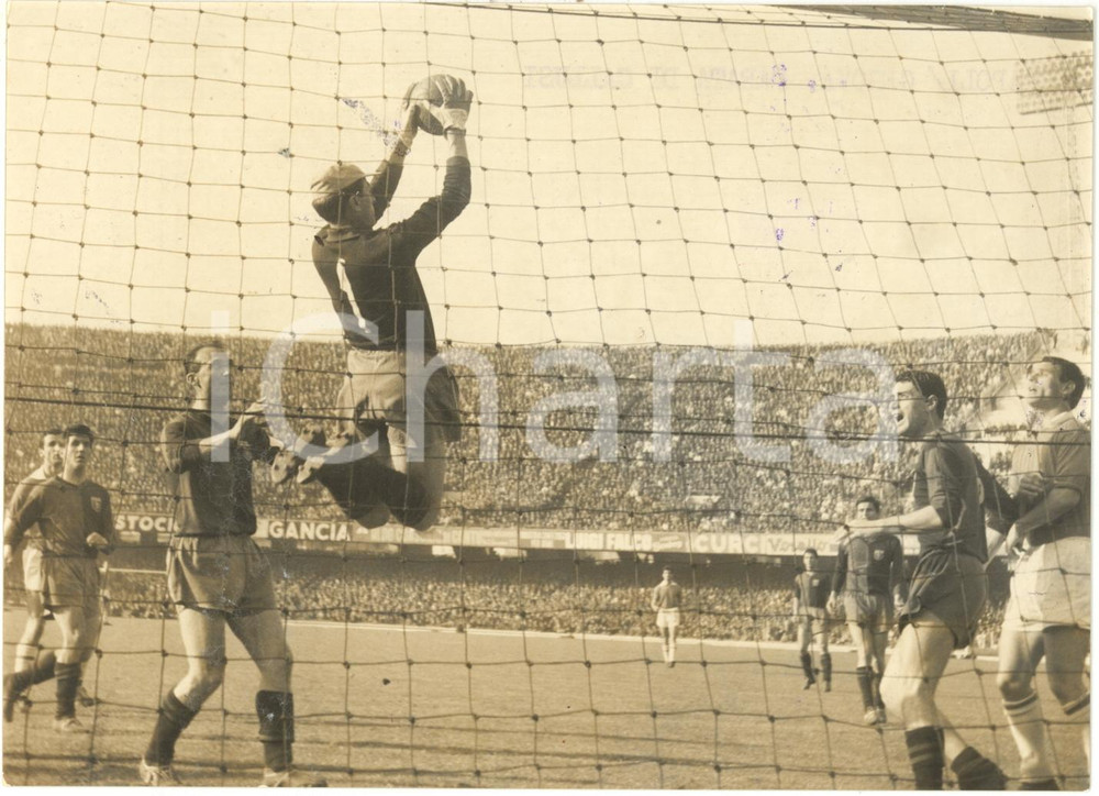 1962 NAPOLI Stadio San Paolo - NAPOLI vs GENOA 1-4 - Parata di Giancarlo GALLESI