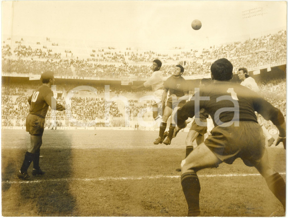 1963 CALCIO - MILAN vs GENOA 3-1 - Colpo di testa Amarildo TAVARES DA SILVEIRA