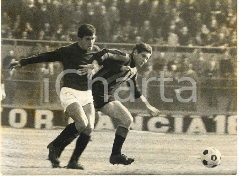 1966 TORINO Stadio Comunale - TORINO vs INTER 1-2 - Azione di Renato CAPPELLINI