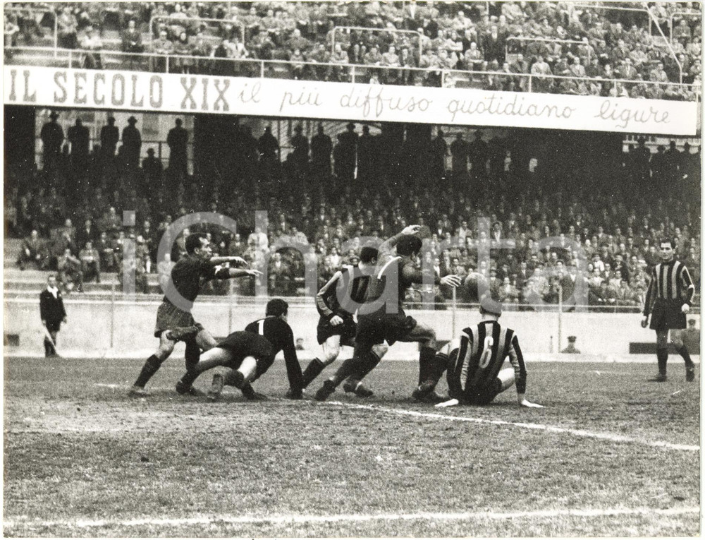 1960 ca GENOVA CALCIO - Partita GENOA vs INTER - Azione di gioco *Foto 24x18 cm