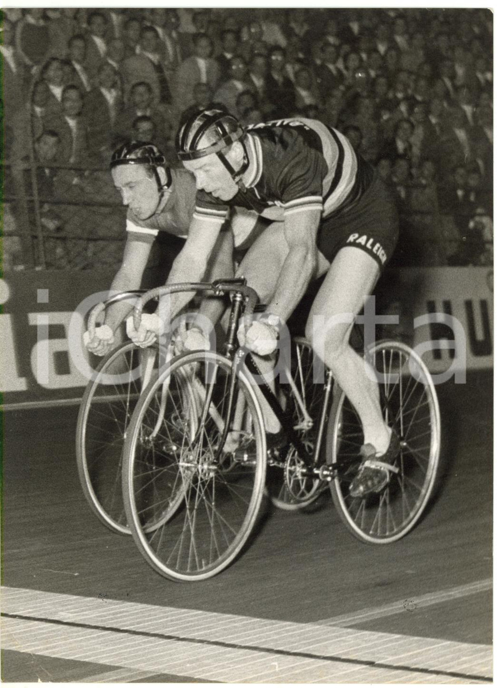 1957 MILANO Velodromo Vigorelli - Reginald HARRIS batte Antonio MASPES *Foto 