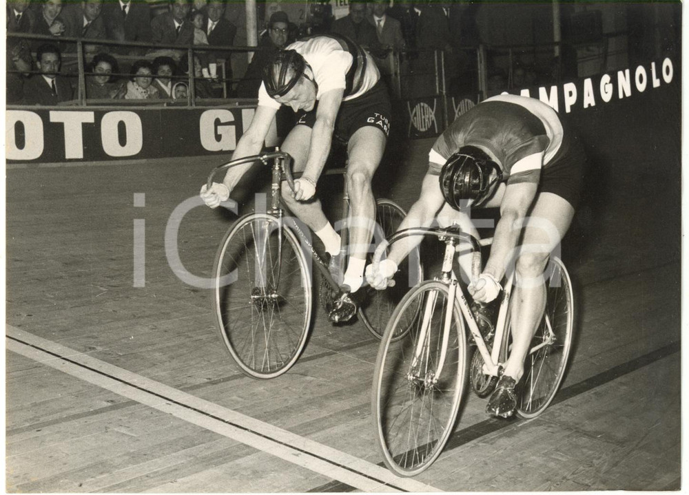 1958 MILANO CICLISMO Velodromo Vigorelli - Antonio MASPES e Jan DERKSEN in gara