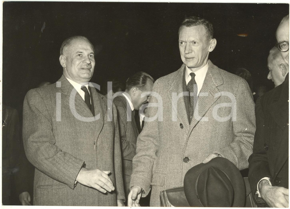 1958 ROMA CIAMPINO - Arrivo Maurice COUVE DE MURVILLE per funerali Papa PIO XII