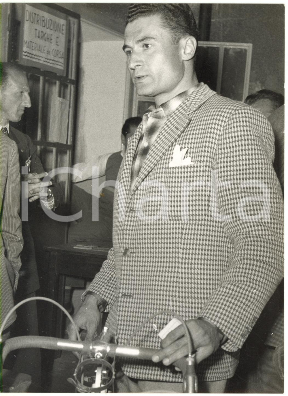 1953 CICLISMO - GIRO D'ITALIA - Giuseppe MINARDI alla punzonatura - Ritratto