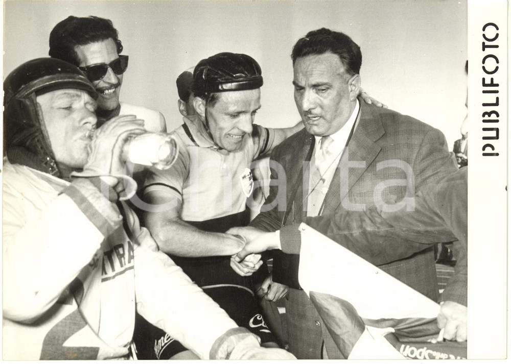 1956 CICLISMO Roma-Napoli-Roma - Il vincitore Stan OCKERS al termine della gara