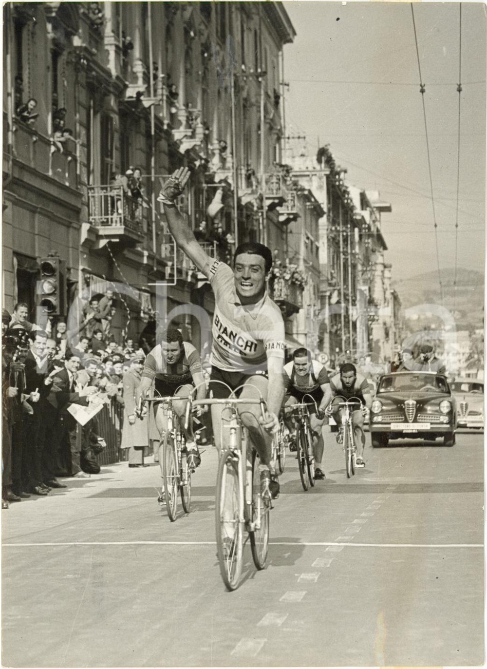1953 CICLISMO MILANO-SANREMO - Loretto PETRUCCI taglia il traguardo *Foto 13x18