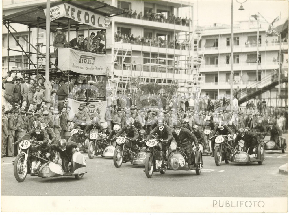 1953 GENOVA Corso Italia COPPA SHELL - Partenza della gara dei SIDECAR *Foto