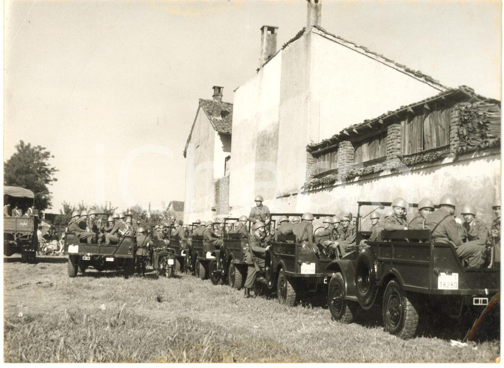 1956 TERRAZZANO DI RHO Reparti di POLIZIA per blitz nel sequestro di 96 bambini