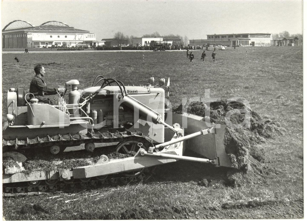1958 MILANO LINATE Costruzione Aeroporto Forlanini - Dozer CATERPILLAR *Foto