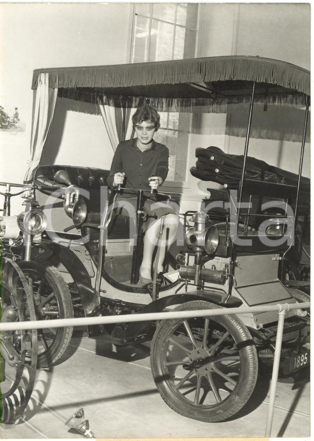1961 PARIS Exposition "Le siècle de l'automobile" - Voiture PEUGEOT de 1895