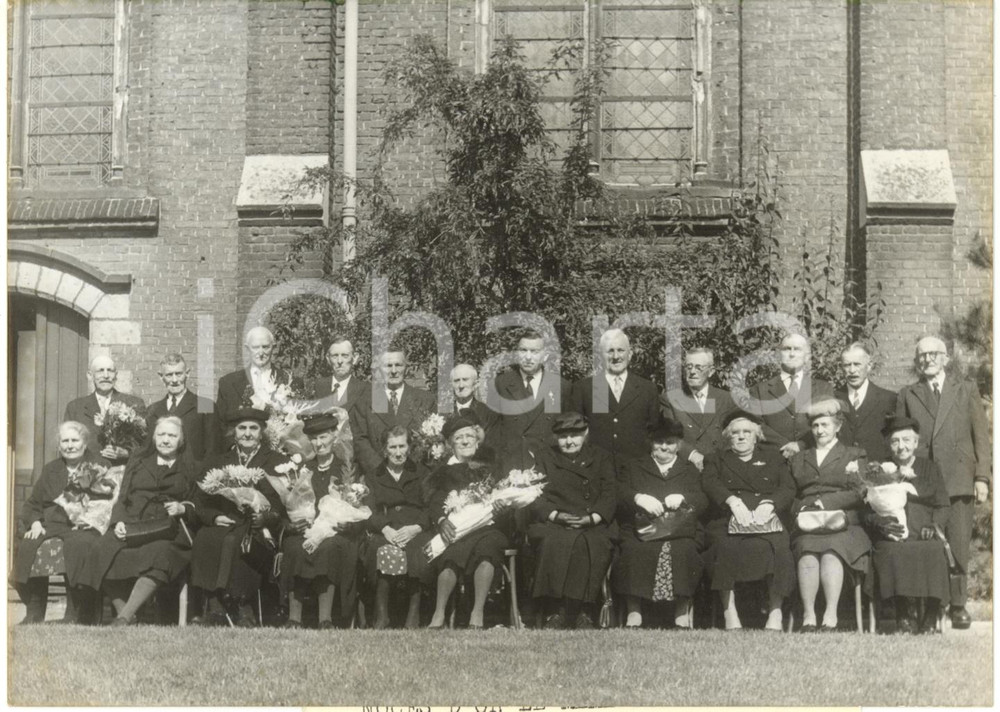 1960 NEUVILLE-EN-FERRAIN - 14 couples célèbrent leur anniversaire de mariage